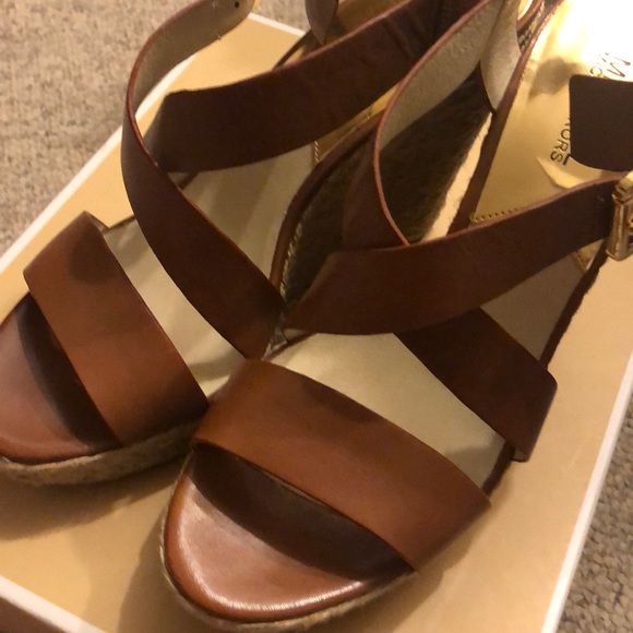 Sandals - Picture 8 of 8